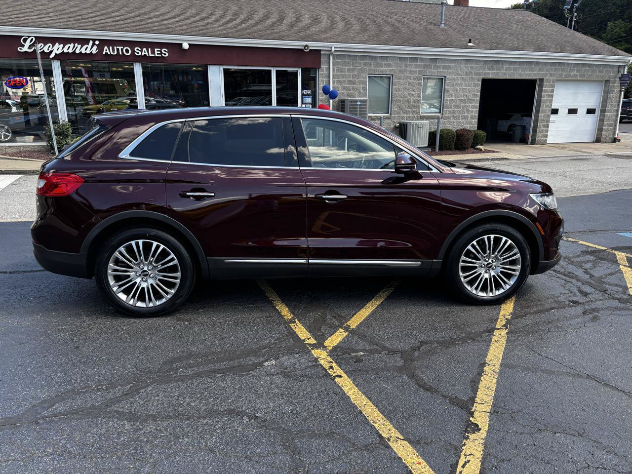 Used 2017 Lincoln MKX Reserve w/ Lincoln MKX Climate Package AWD/4WD image 8
