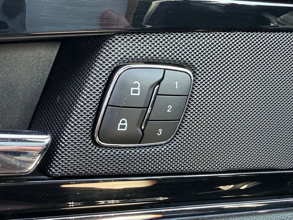 Used 2022 Lincoln Nautilus Reserve image 12