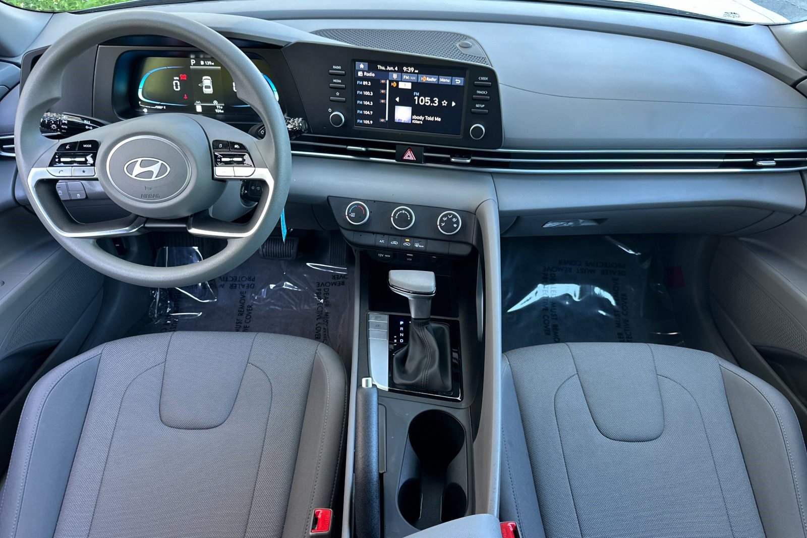 Used 2025 Hyundai Elantra SE FWD image 15