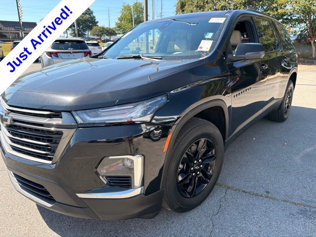 Used 2023 Chevrolet Traverse LS w/ Midnight/Sport Edition FWD image 7