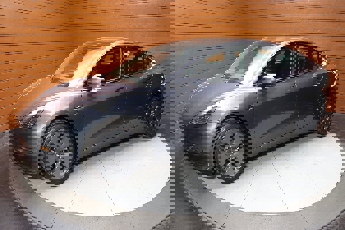 Used 2023 Tesla Model 3 Standard Range image 15