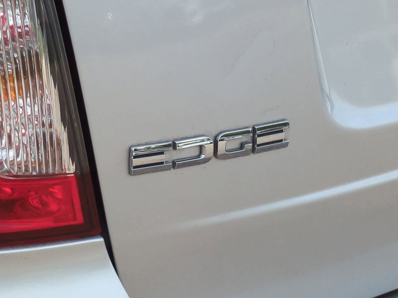 Used 2012 Ford Edge SEL FWD image 12