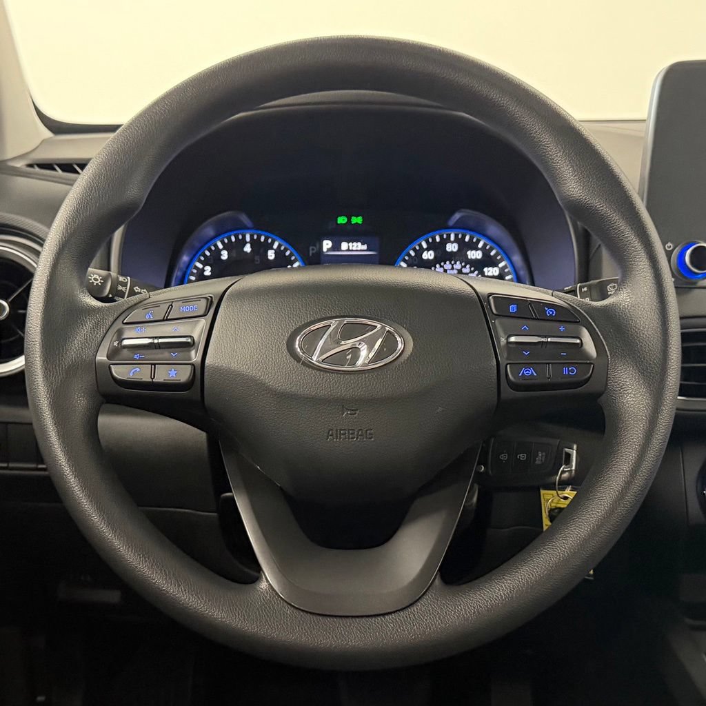 Used 2023 Hyundai Kona SE AWD/4WD image 16
