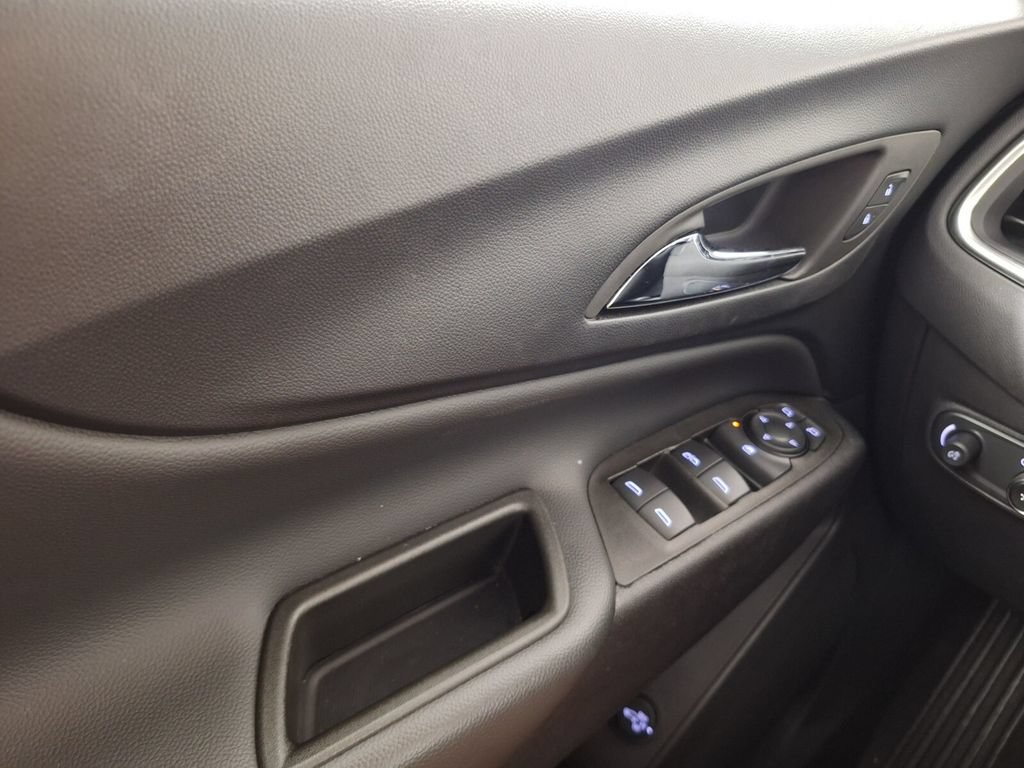 Used 2024 Chevrolet Equinox LT FWD image 19