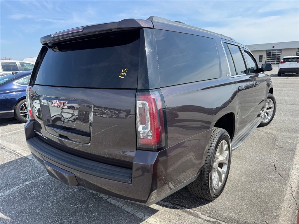 Used 2015 GMC Yukon XL SLE image 2