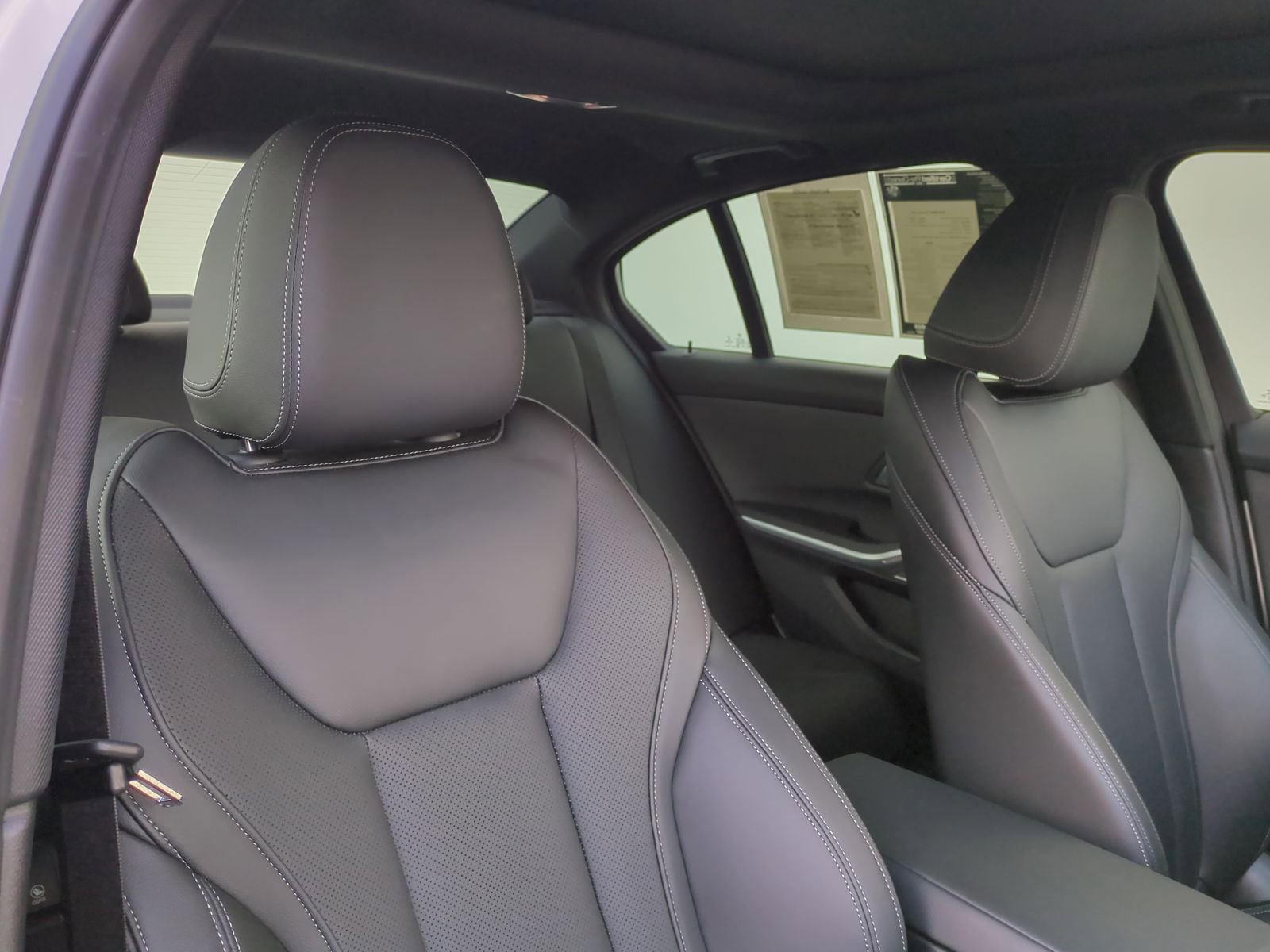 Certified 2023 BMW 330i Sedan w/ M Sport Package image 31