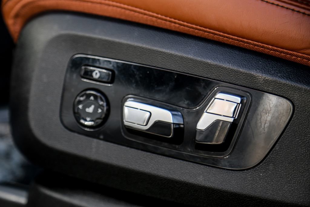 Used 2025 BMW X5 M60i w/ Executive Package image 24