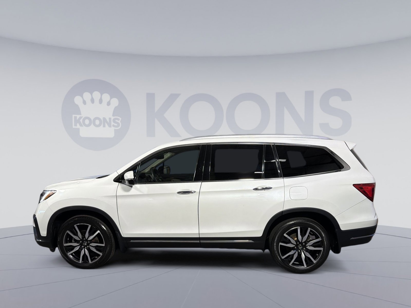 Used 2020 Honda Pilot Touring image 2