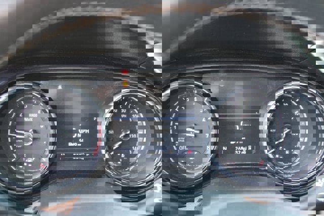 Used 2021 Buick Encore GX Essence image 9