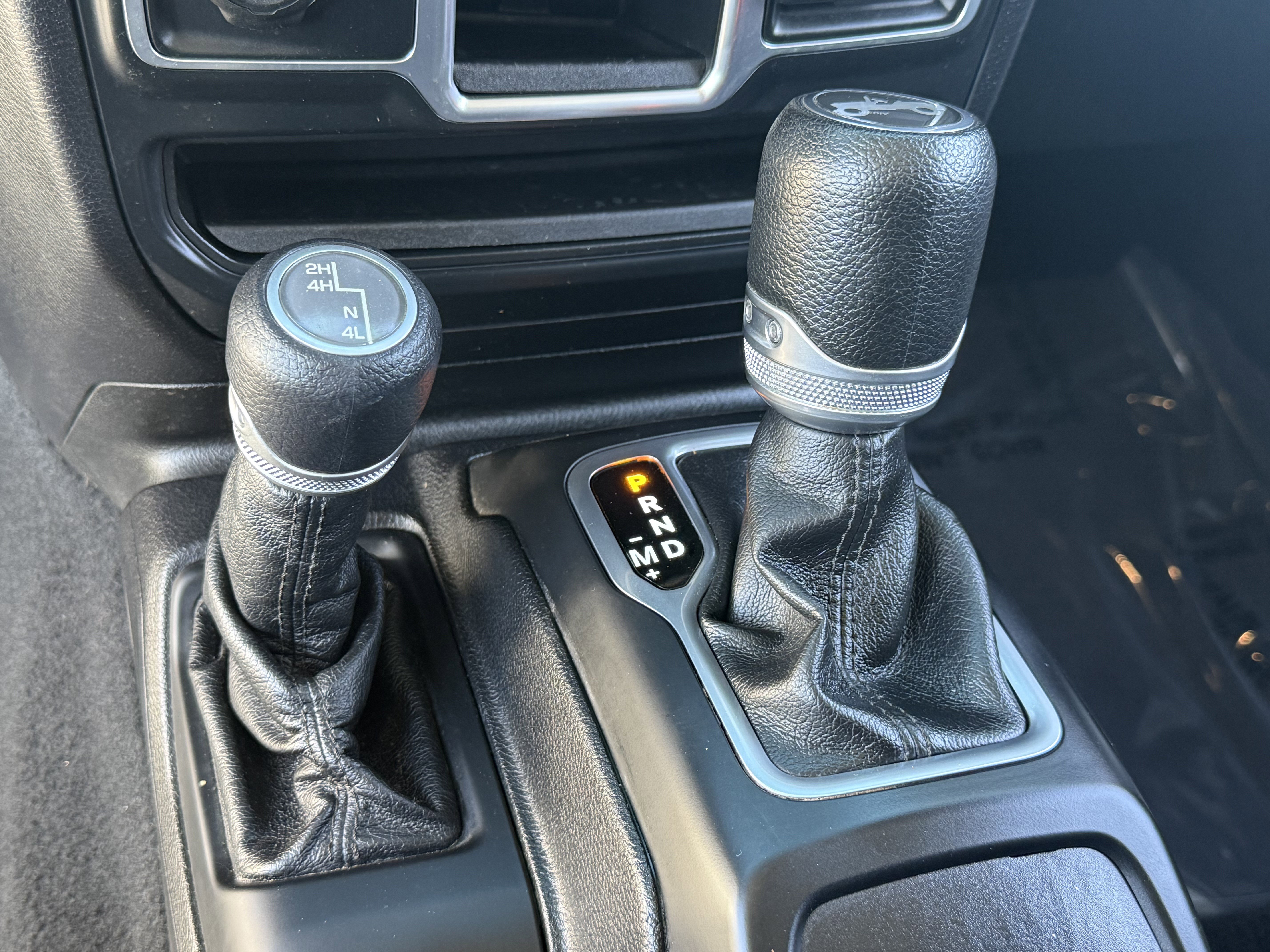 Used 2018 Jeep Wrangler Unlimited Sport image 21