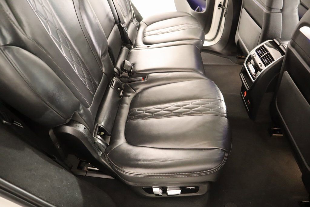 Used 2023 BMW X7 xDrive40i w/ Premium Package image 16