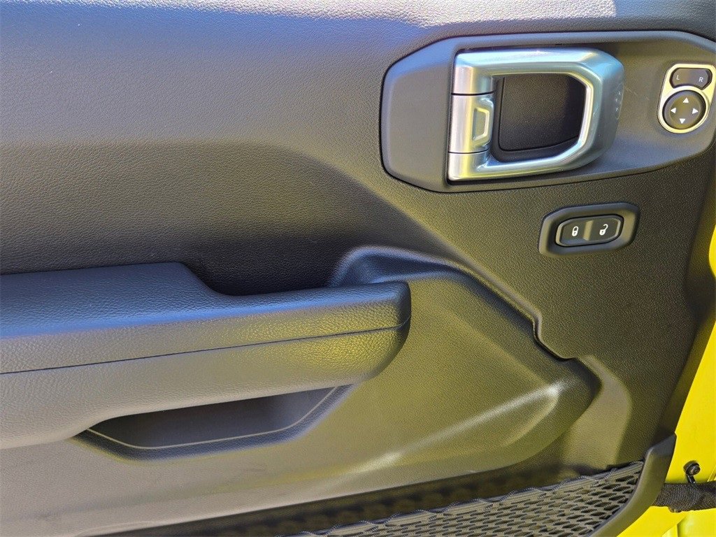 Used 2023 Jeep Gladiator Mojave w/ Cold Weather Group image 23