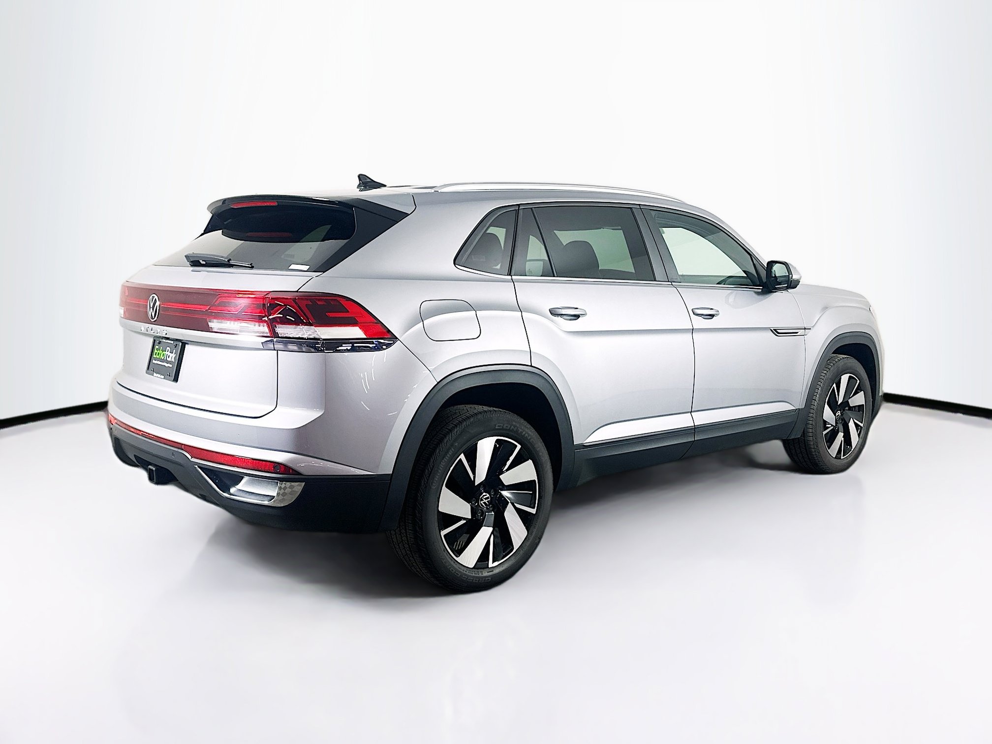 Used 2025 Volkswagen Atlas Cross Sport SE FWD image 9