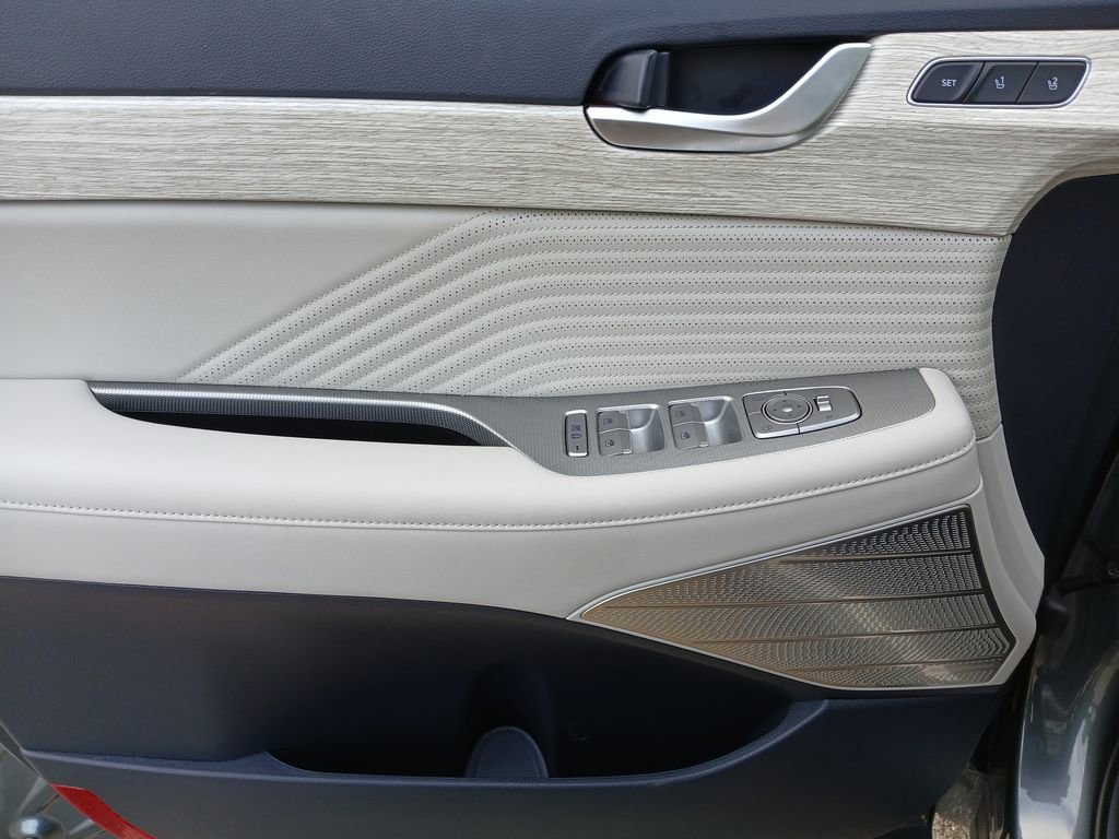 Used 2025 Hyundai Palisade Calligraphy FWD image 24