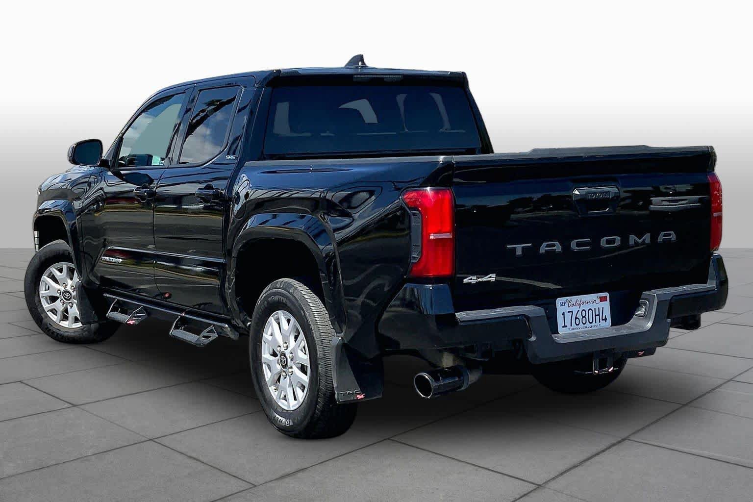 Used 2025 Toyota Tacoma SR5 AWD/4WD image 10