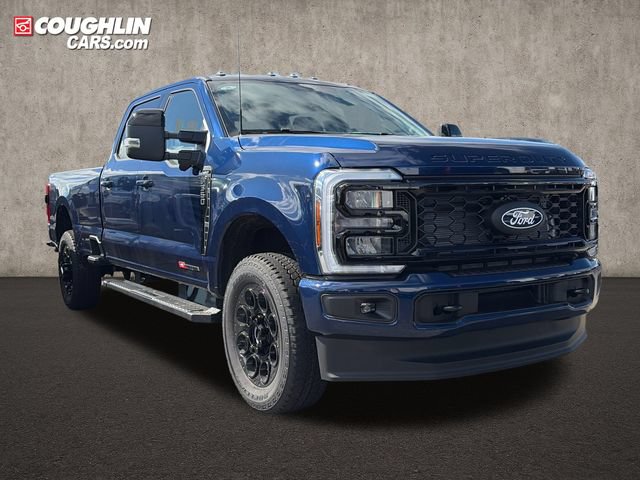 New 2027 Ford F350 Lariat w/ Black Appearance Package