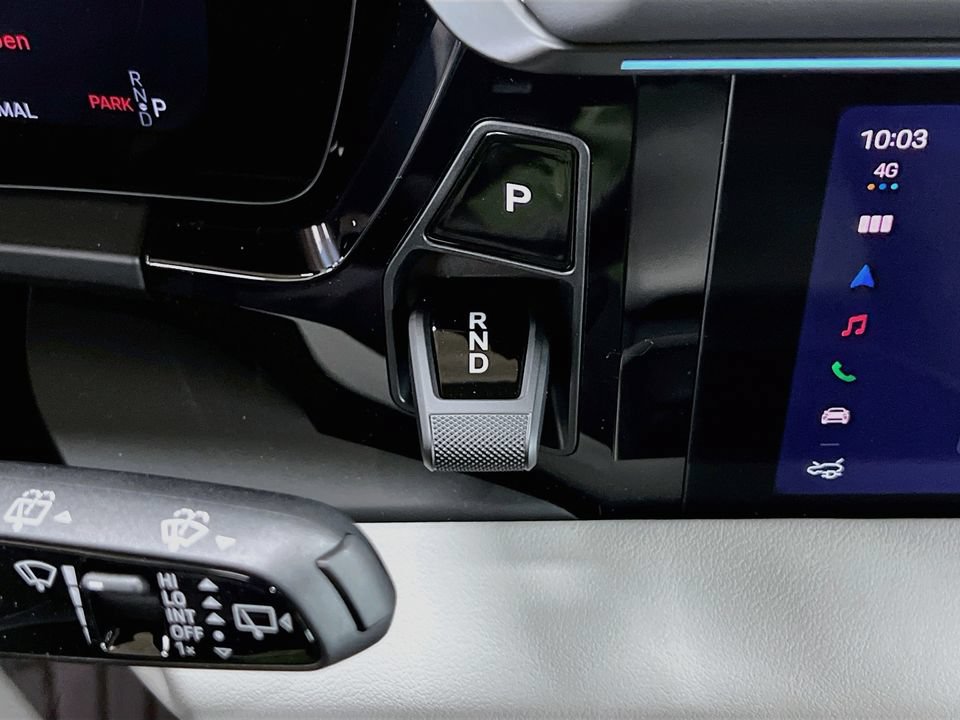 New 2026 Porsche Macan Turbo Electric AWD/4WD image 19