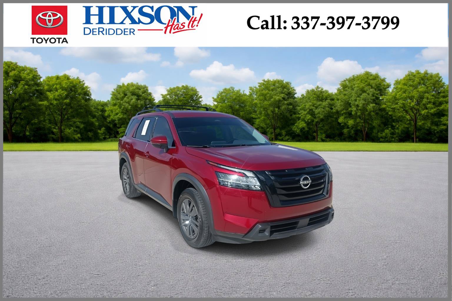 Used 2022 Nissan Pathfinder SV w/ SV Black Package FWD image 1