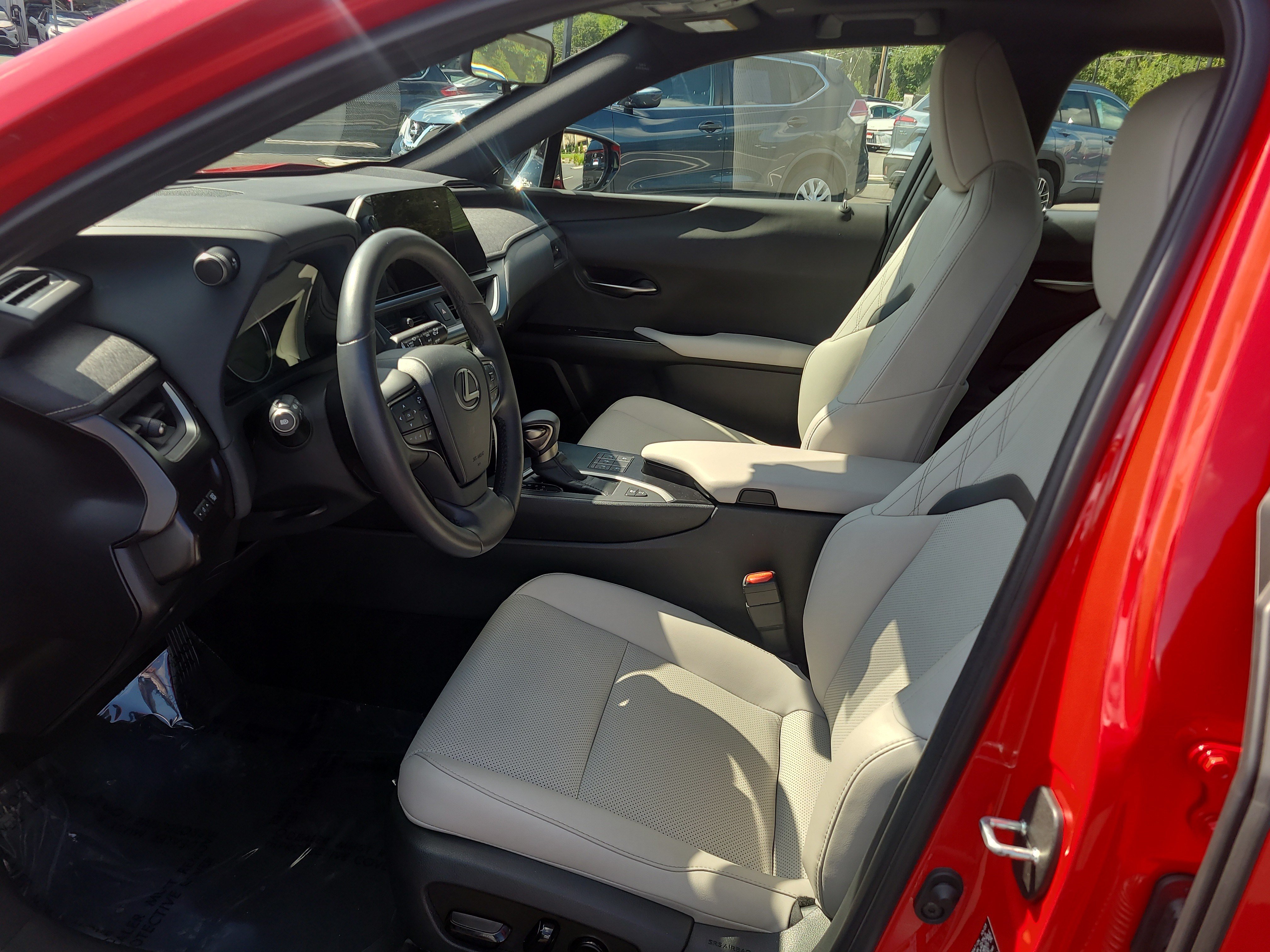 Used 2024 Lexus UX 250h F Sport AWD/4WD image 16