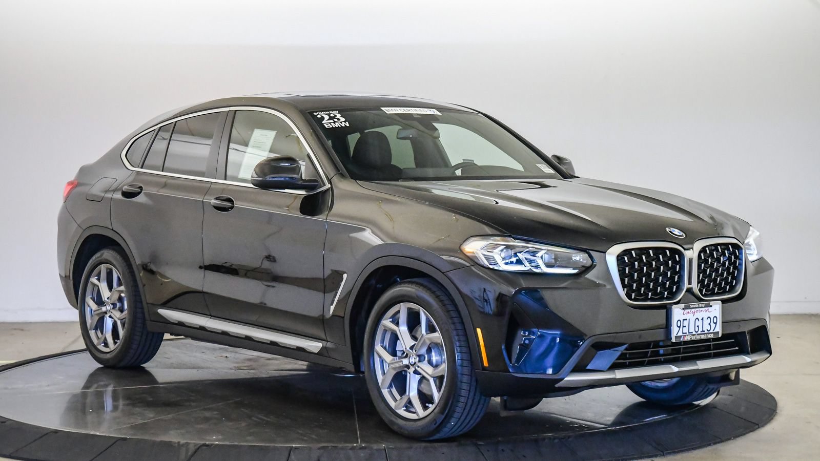 Certified 2023 BMW X4 xDrive30i w/ Convenience Package AWD/4WD image 5