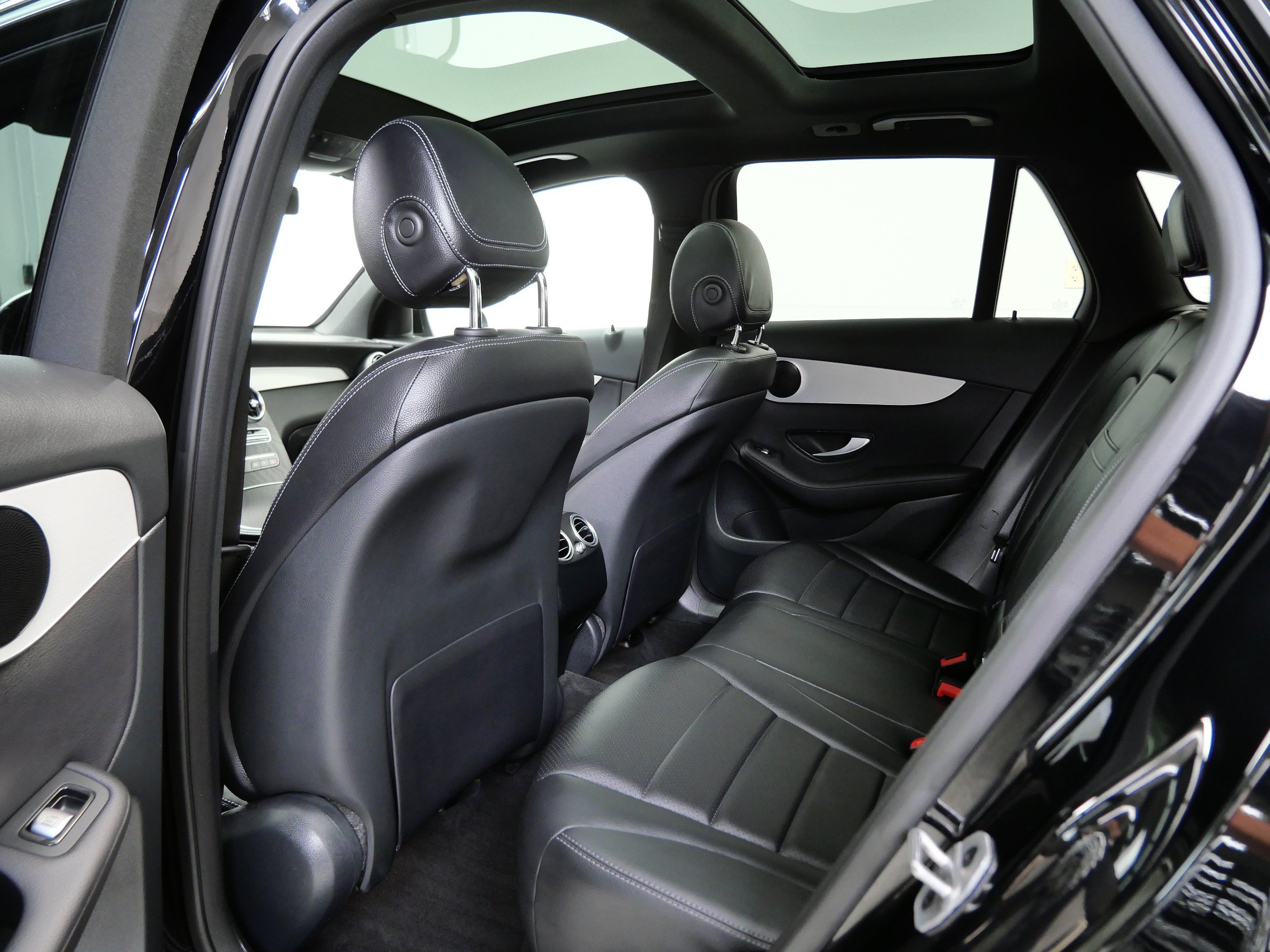 Used 2022 Mercedes-Benz GLC 300 4MATIC image 16