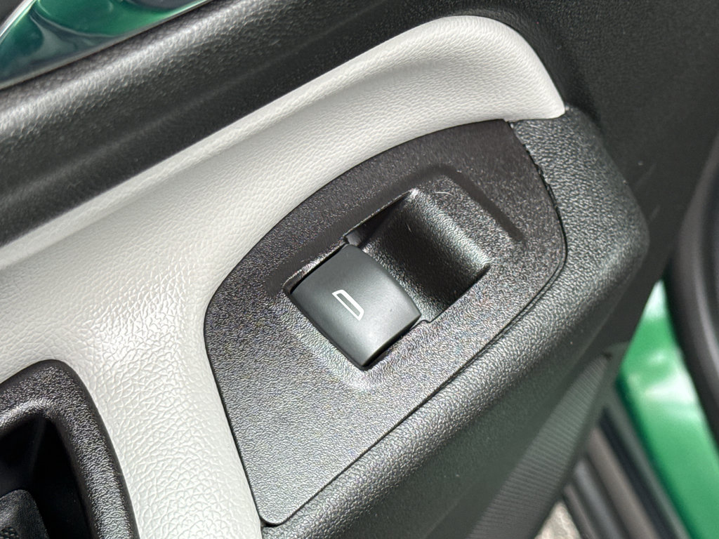 Used 2018 Chevrolet Equinox LS image 29