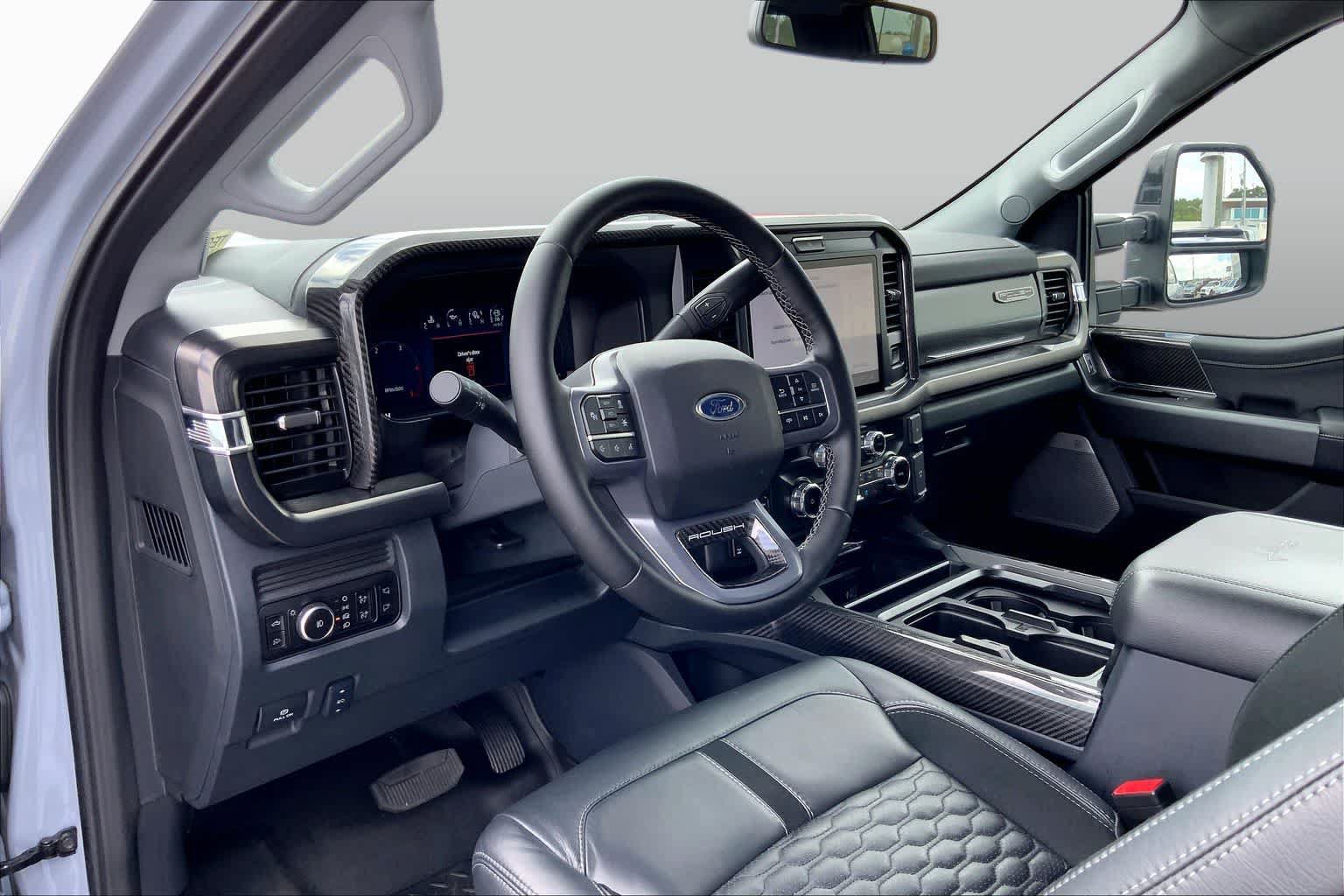 New 2026 Ford F250 Lariat w/ Black Appearance Package AWD/4WD image 8