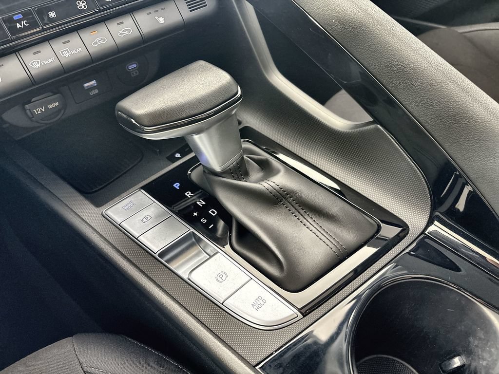 Certified 2025 Hyundai Elantra SEL FWD image 22