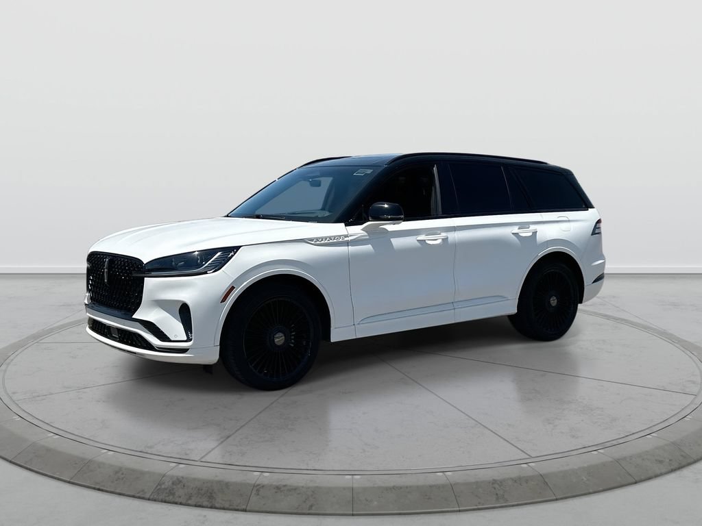 Used 2025 Lincoln Aviator Black Label w/ Black Label Special Edition AWD/4WD image 4