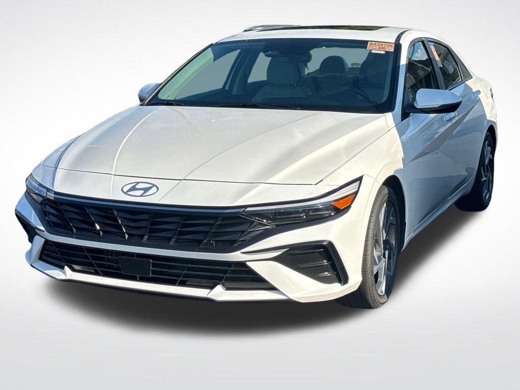 Used 2025 Hyundai Elantra Limited FWD image 6