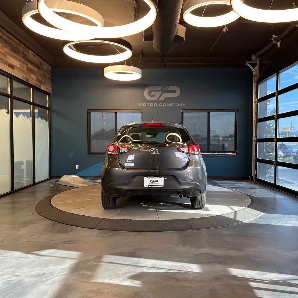 Used 2020 Toyota Yaris LE FWD image 4