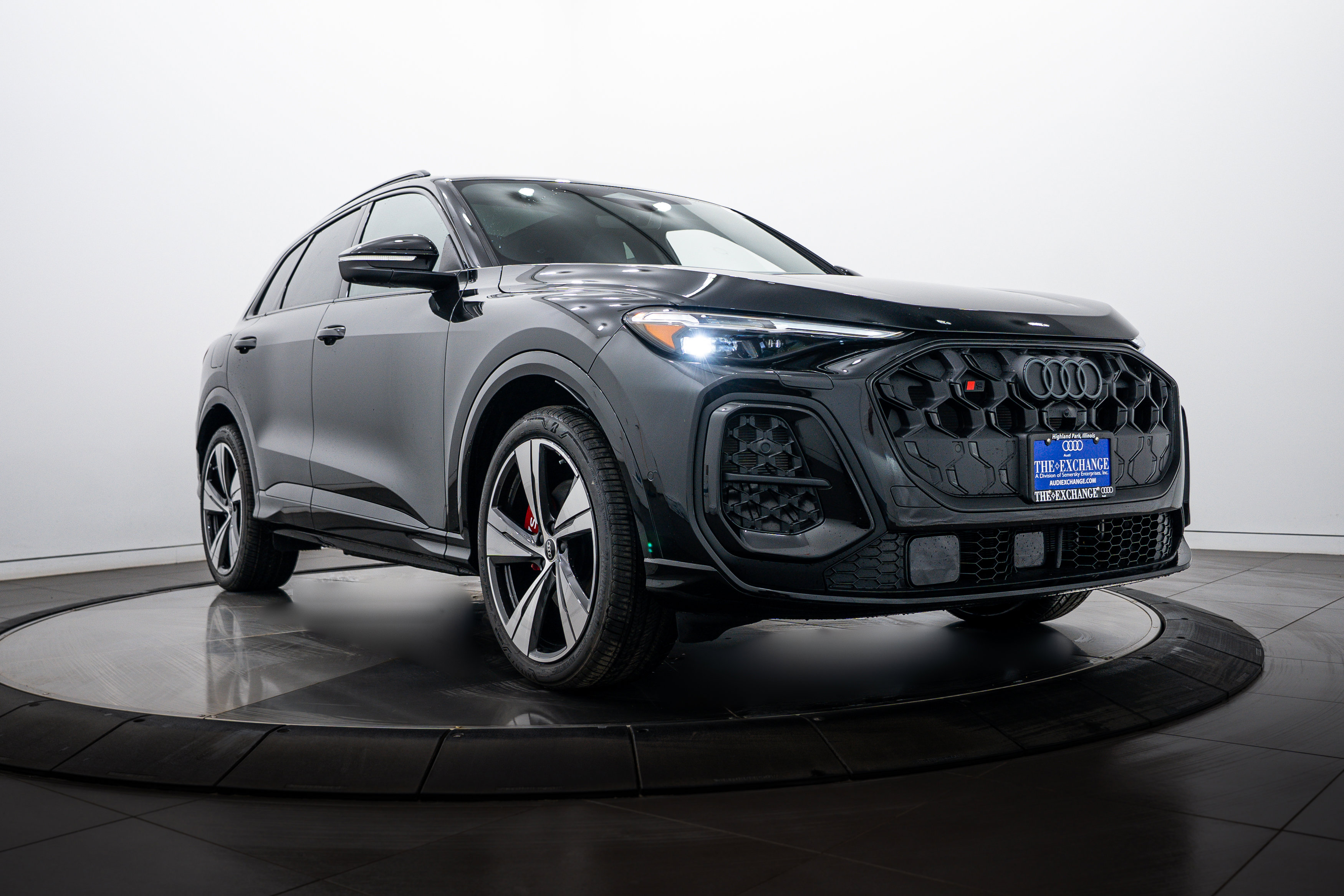 New 2025 Audi SQ5 Premium Plus image 1