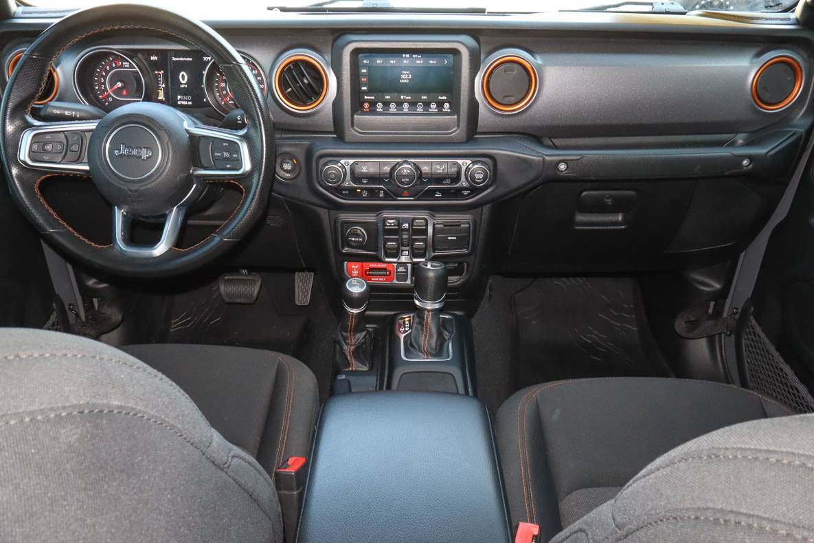 Used 2020 Jeep Gladiator Mojave w/ Trailer Tow Package AWD/4WD image 10