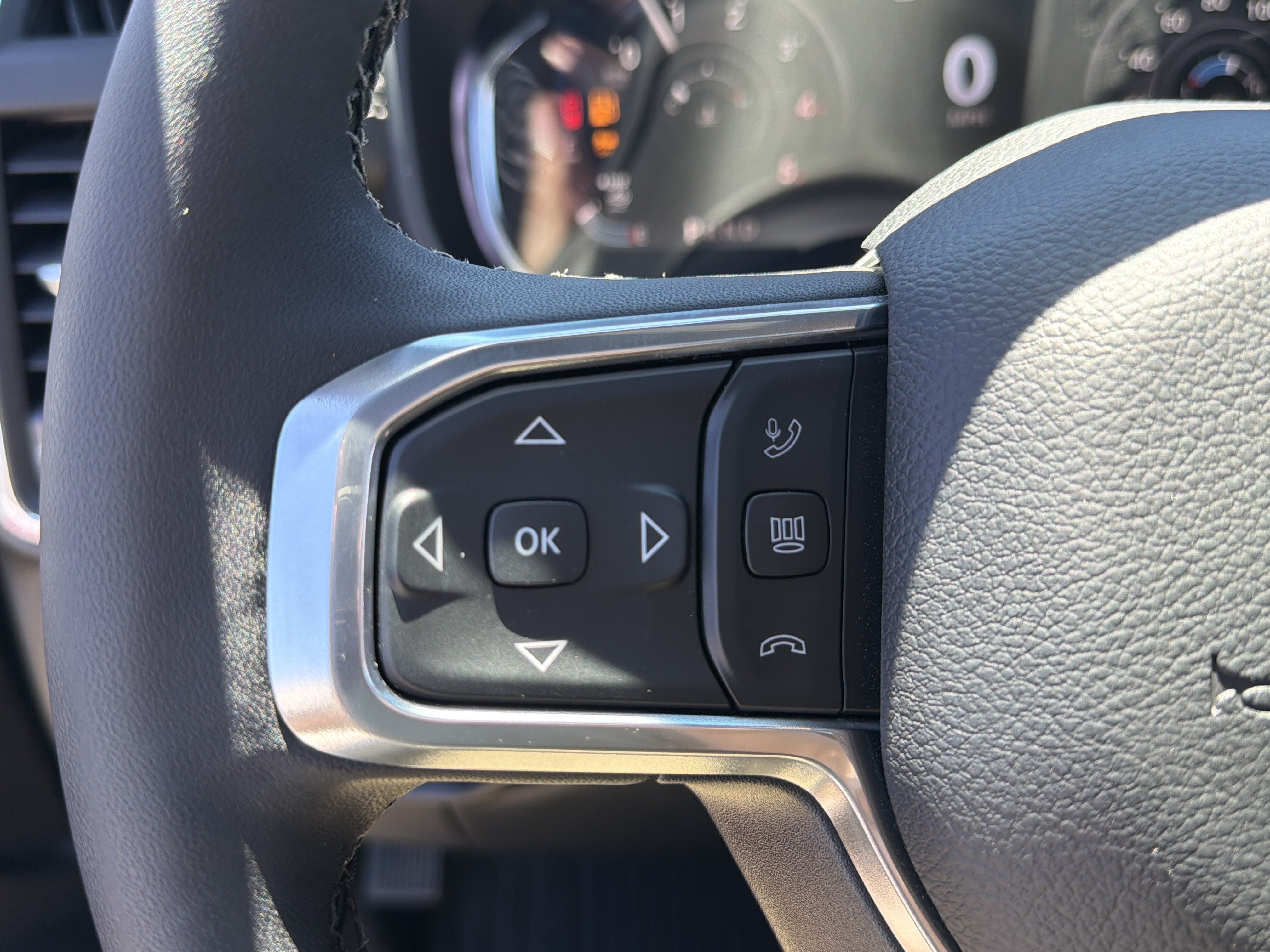 New 2026 RAM 3500 Laramie AWD/4WD image 18
