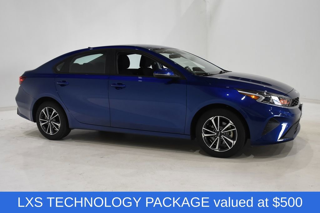 Used 2024 Kia Forte LXS w/ LXS Technology Package image 3