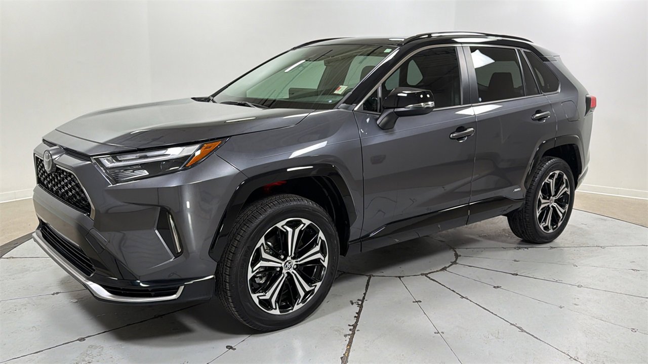 Used 2025 Toyota RAV4 XSE image 1