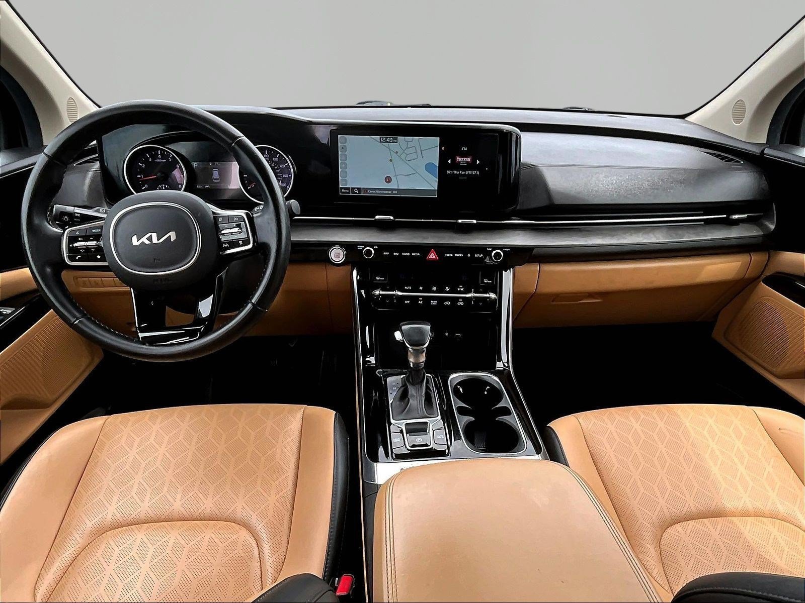 Used 2023 Kia Carnival EX FWD image 7