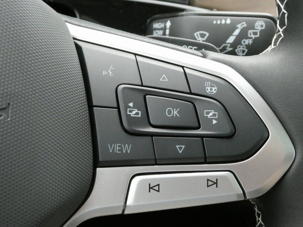 New 2025 Volkswagen Atlas SE image 13
