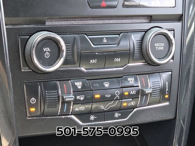 Used 2017 Ford Explorer XLT w/ Equipment Group 201A AWD/4WD image 26