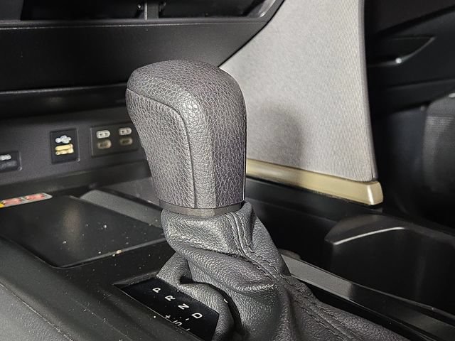Used 2025 Toyota Camry LE FWD image 20
