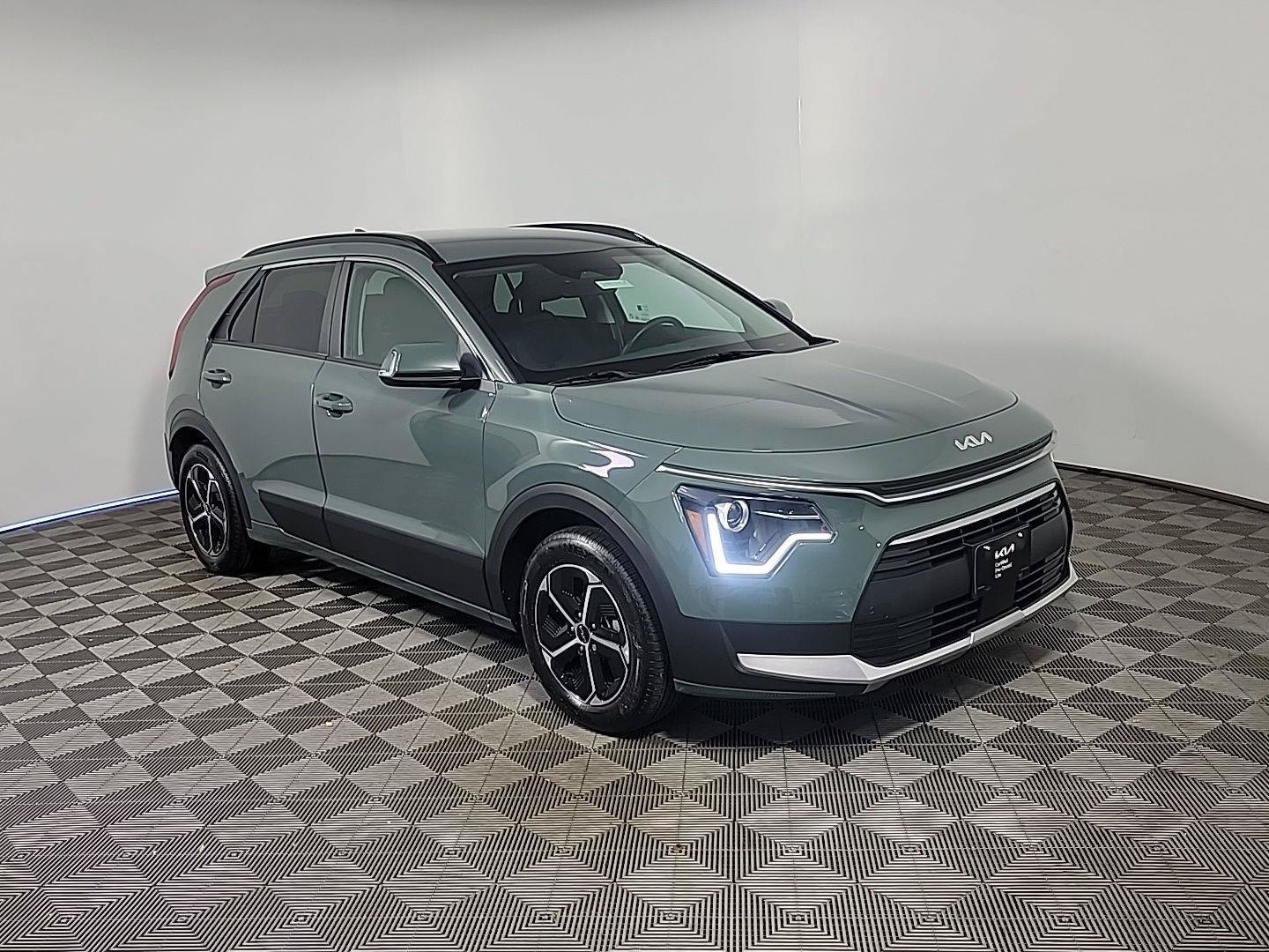 Used 2023 Kia Niro EX