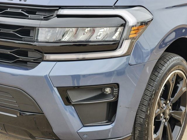 Used 2023 Ford Expedition Limited image 17