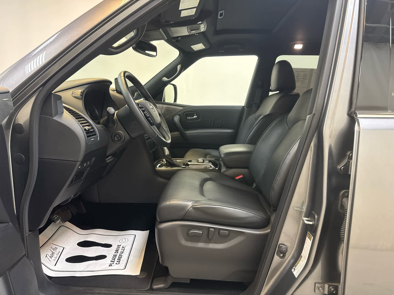 Certified 2024 Nissan Armada SL w/ Midnight Edition Package image 4