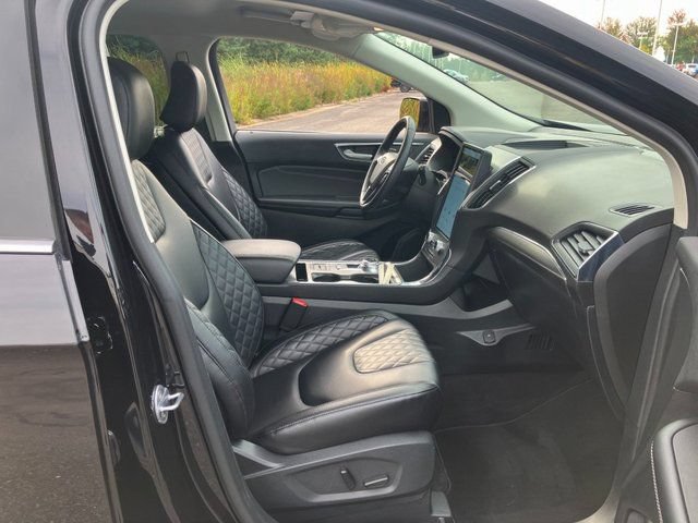 Used 2024 Ford Edge Titanium AWD/4WD image 16