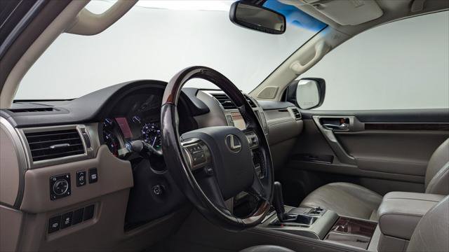 Used 2016 Lexus GX 460 w/ Premium Package image 23