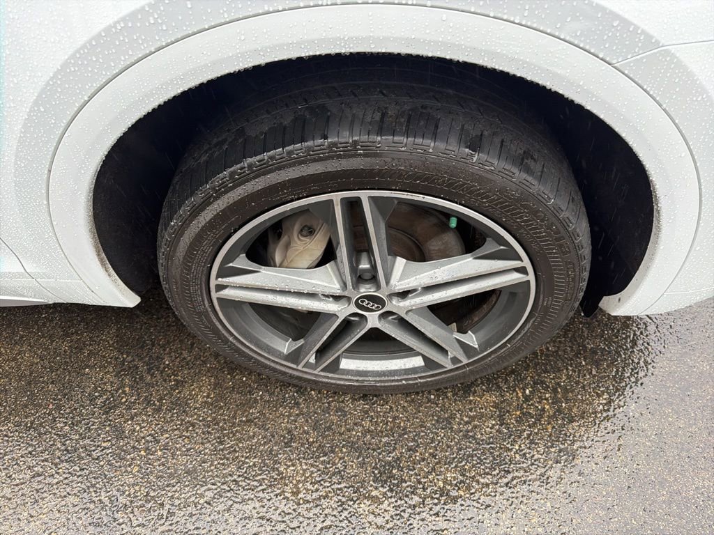 Used 2021 Audi Q5 e Premium Plus w/ Premium Plus Package image 6