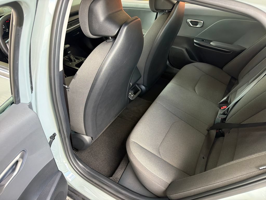 Used 2025 Kia K4 FWD image 30