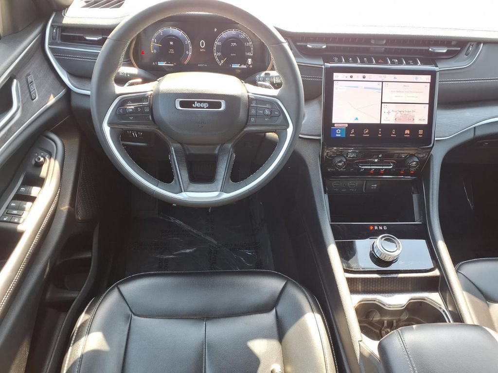 Used 2024 Jeep Grand Cherokee Limited RWD image 10