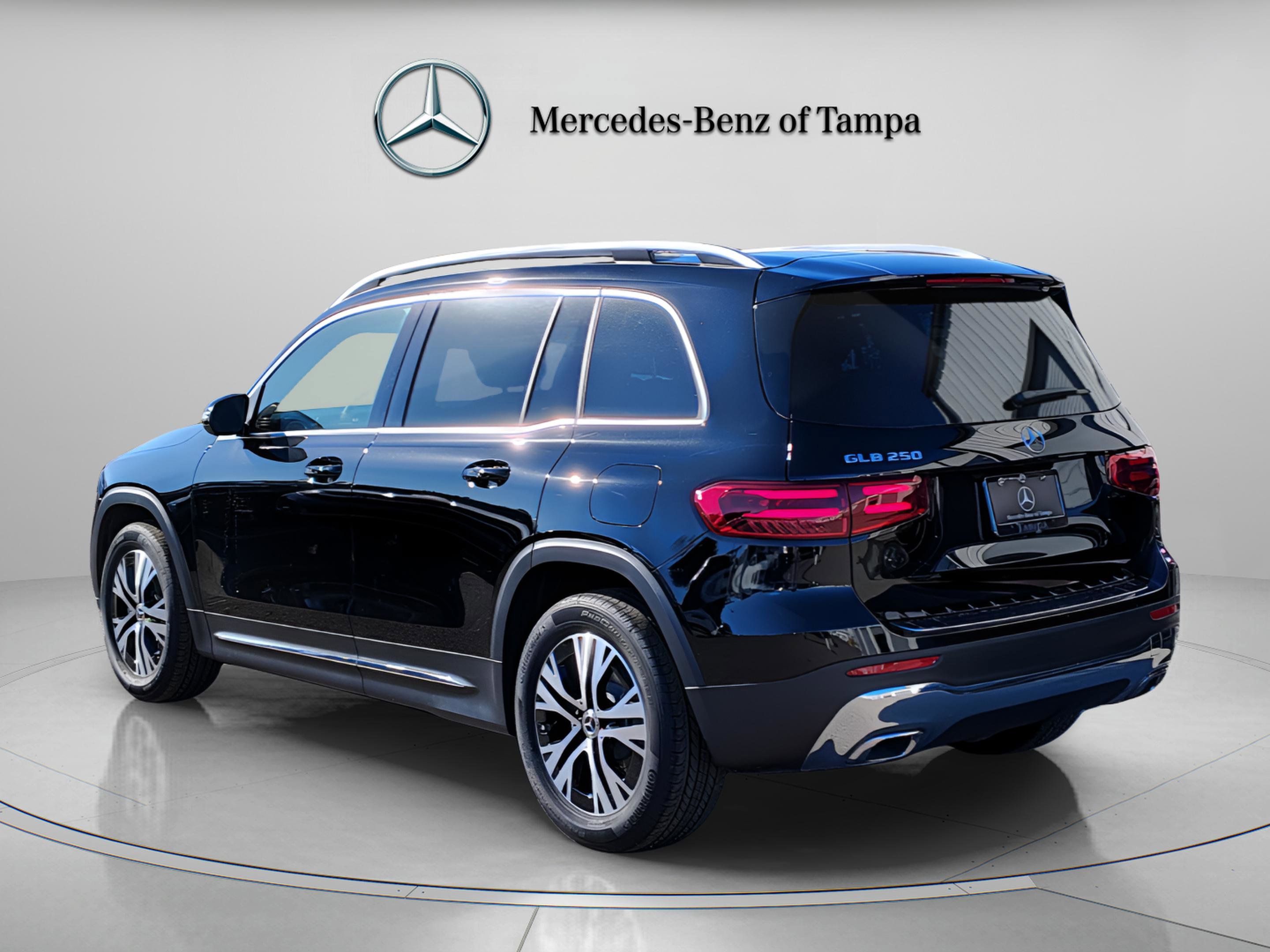 Used 2026 Mercedes-Benz GLB 250 image 3