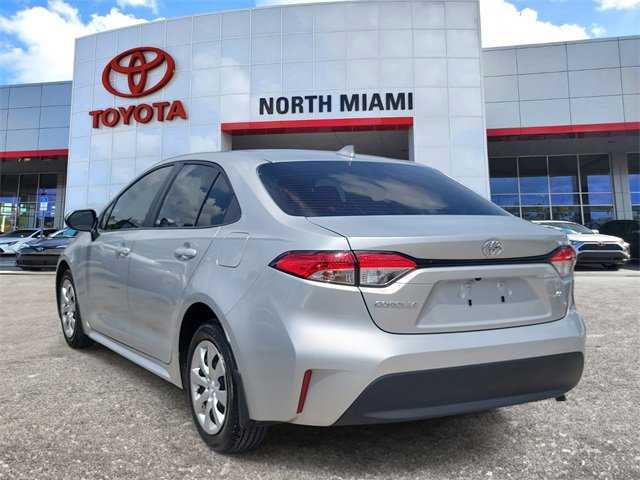 Used 2025 Toyota Corolla LE image 3